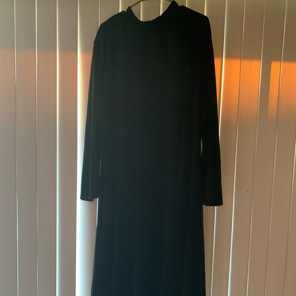 Black long sleeved dress